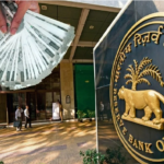 रुपये की गिरावट रोकने के लिए RBI के नए कदम, तेल कंपनियों को सीधे डॉलर और फॉरेक्स सौदों पर सख्ती